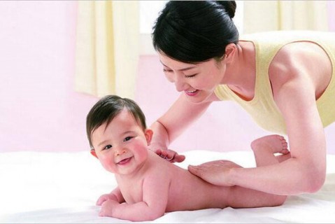 青岛代生宝宝长牙了就断奶了吗 喂奶的六大误区妈妈千万要避开